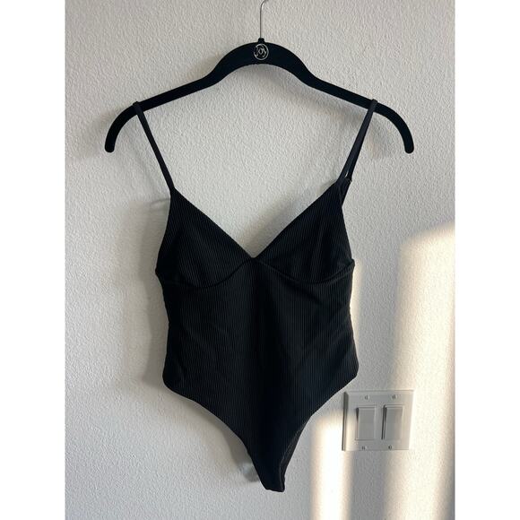 Frankies Bikini Mojave One Piece black S - Picture 2 of 6